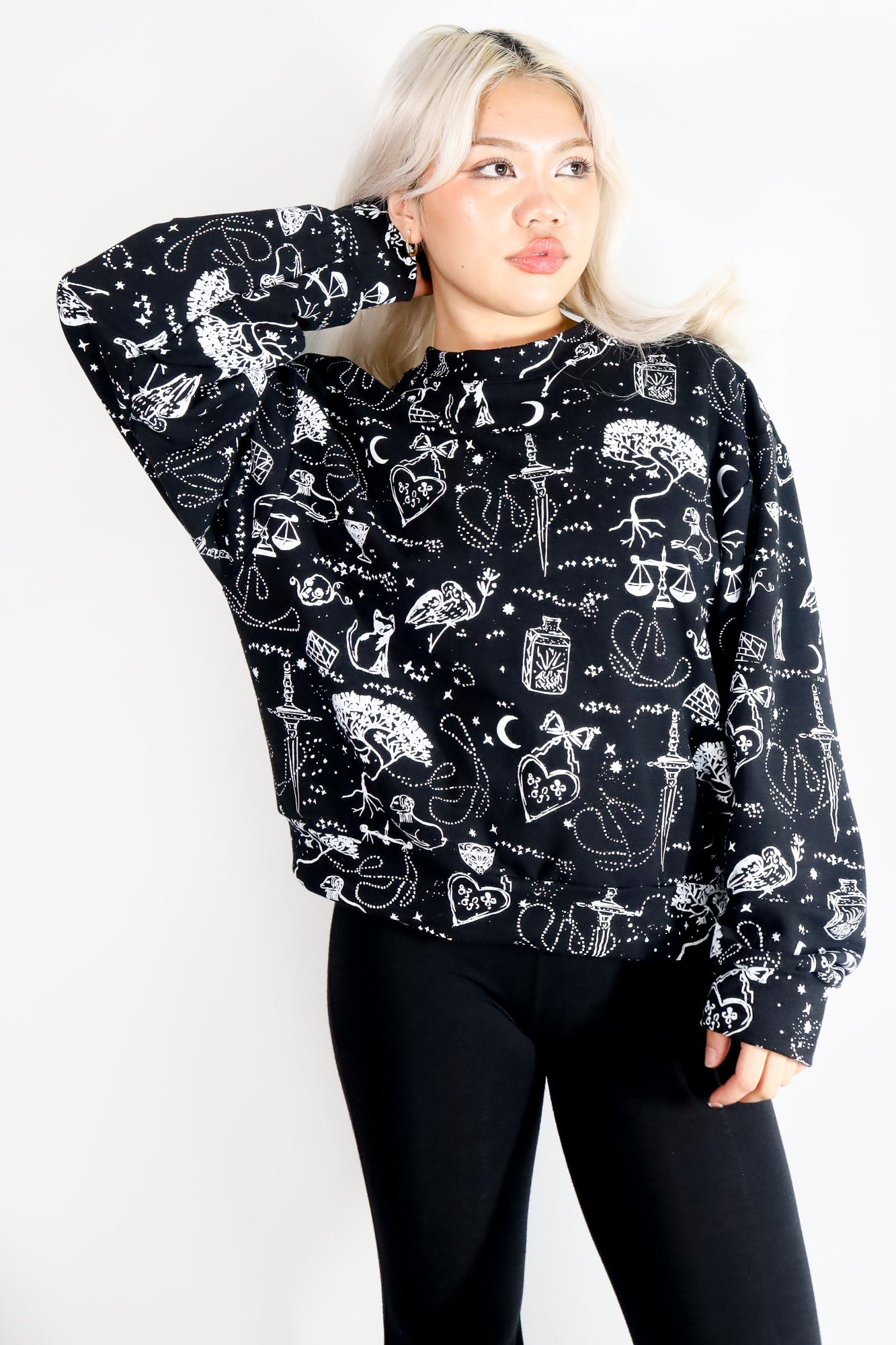 Cropped Spellbound Sweatshirt - Thief and Bandit