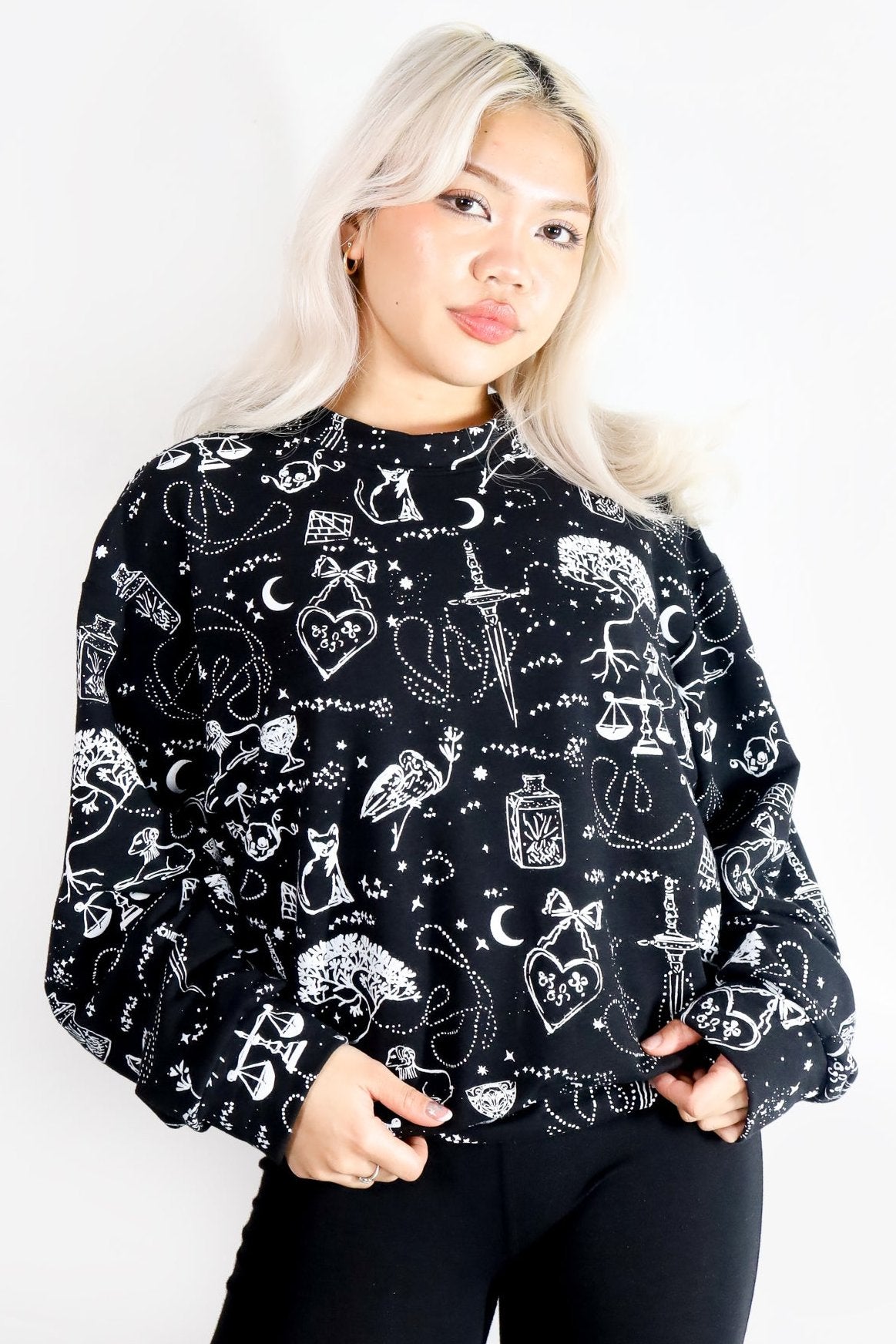 Cropped Spellbound Sweatshirt - Thief and Bandit